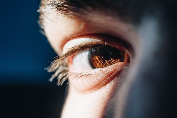Quel médicament pour les yeux secs ?